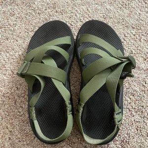 MENS SIZE 11 CHACO